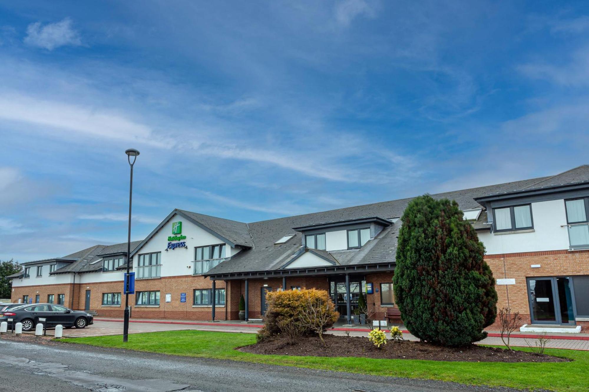 3 Airport Hotels Near Fountain Park Edinburgh Worth Booking