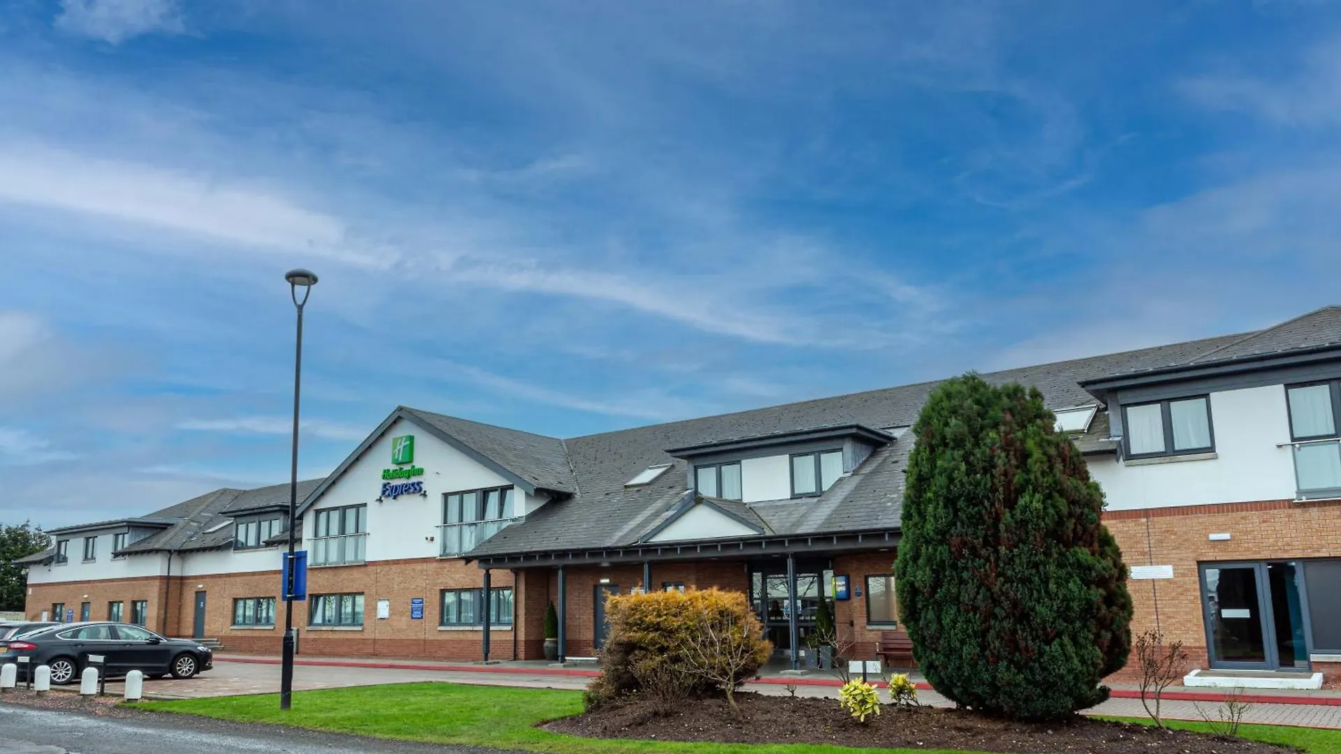 3 Airport Hotels Near Fountain Park Edinburgh Worth Booking