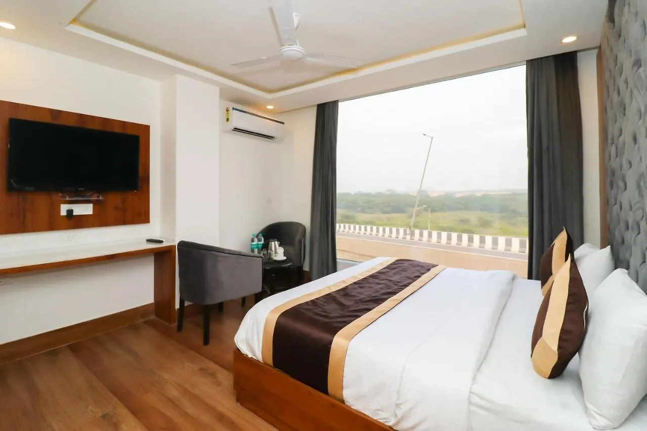 Staying In South Delhi: 13 Airport Hotels Compared