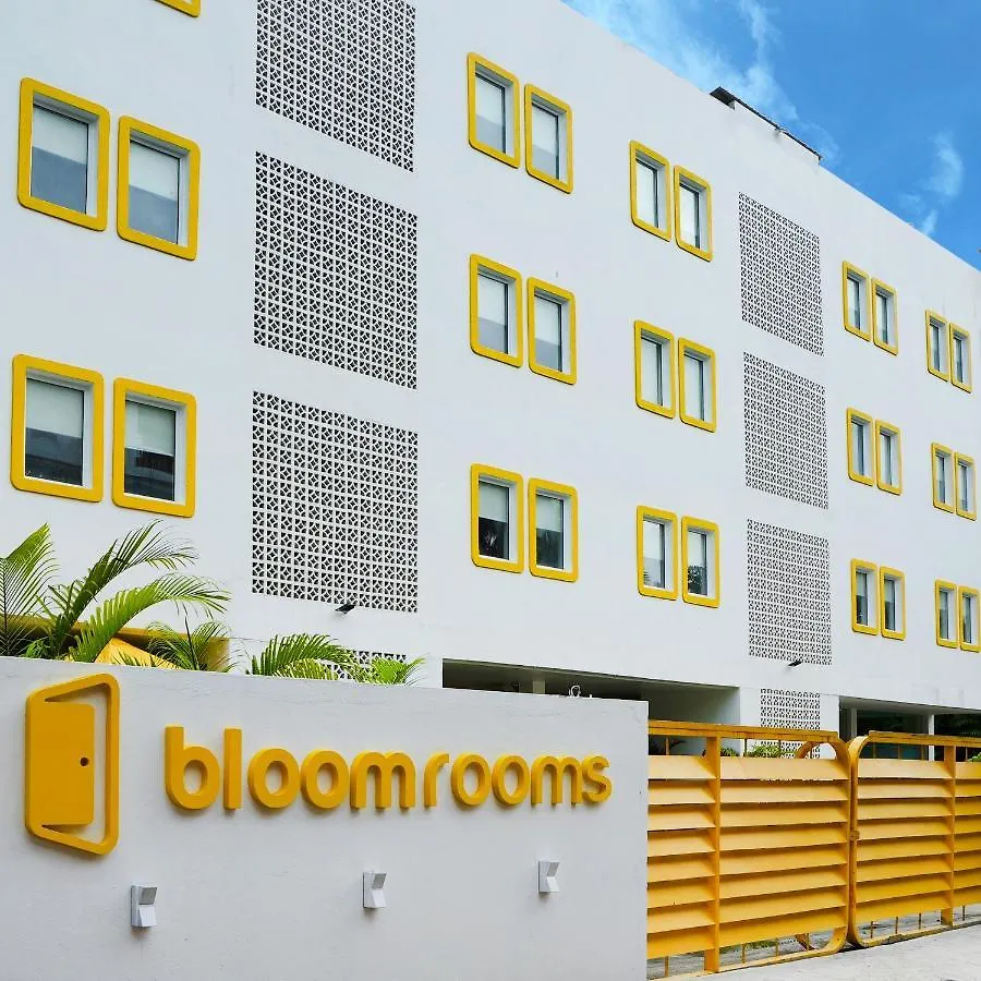 Staying Near Reis Magos Fort: 4 Bloom Hotels Compared