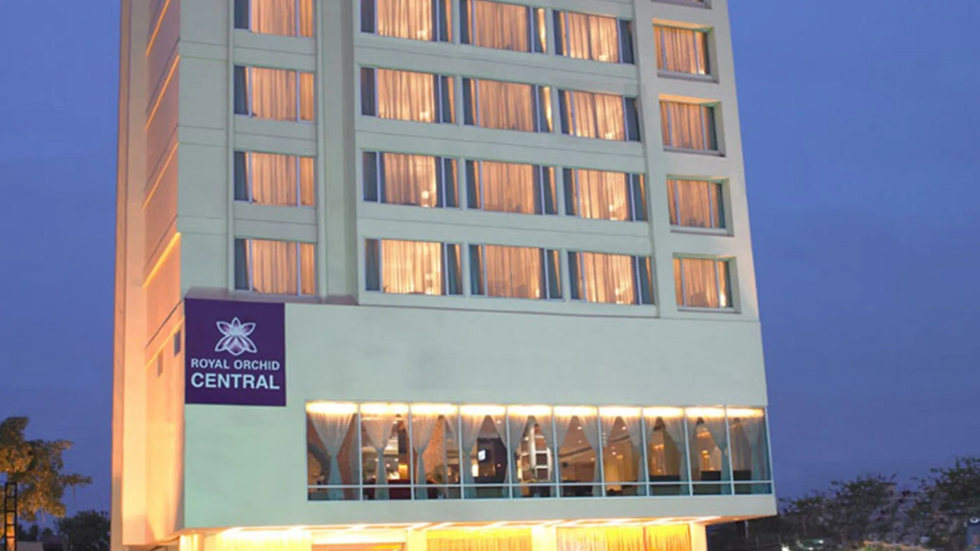 Staying Near Birla Auditorium: 15 Business Hotels Compared