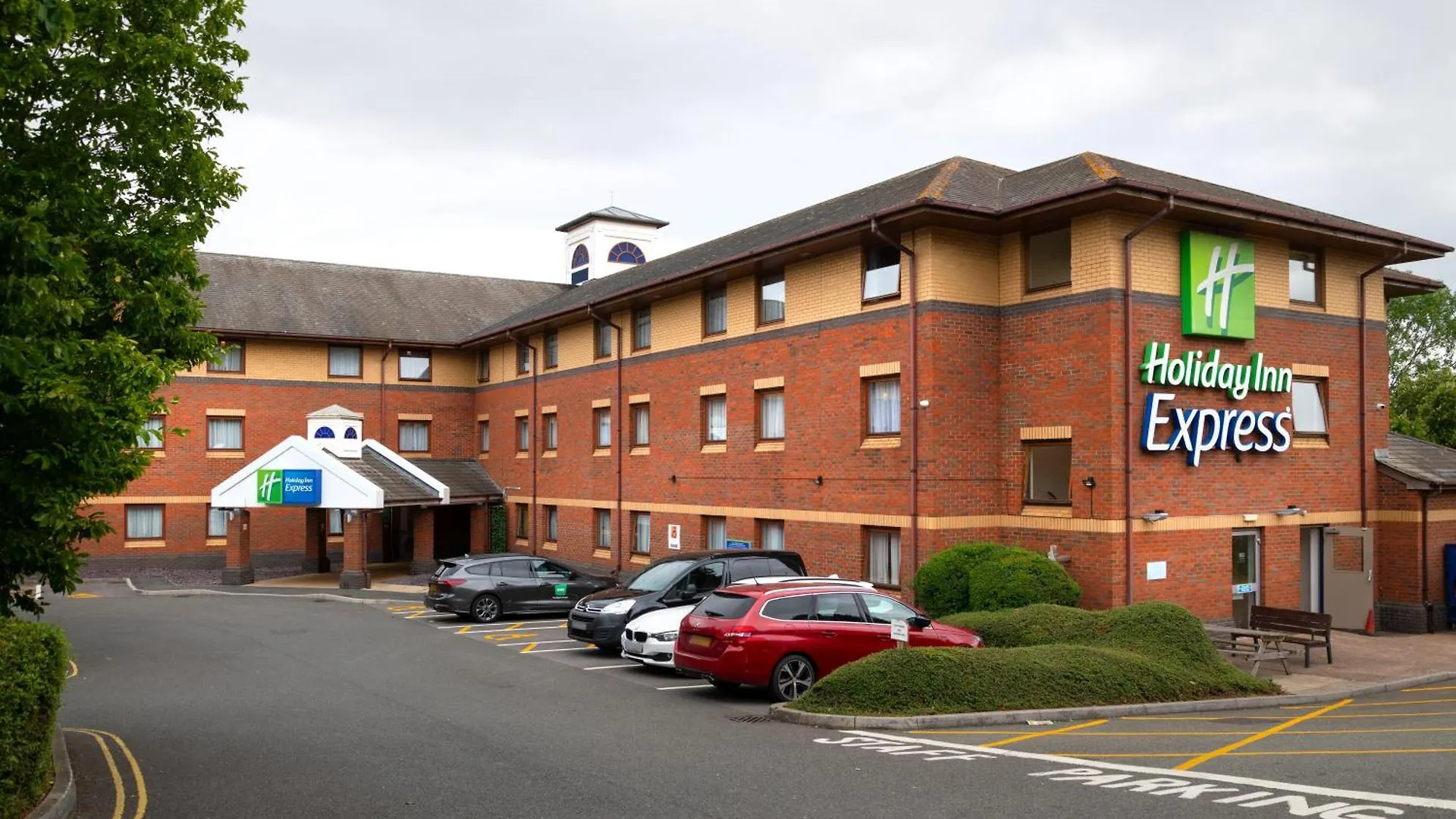 8 Airport Hotels Close to Exeter's Underground Passages