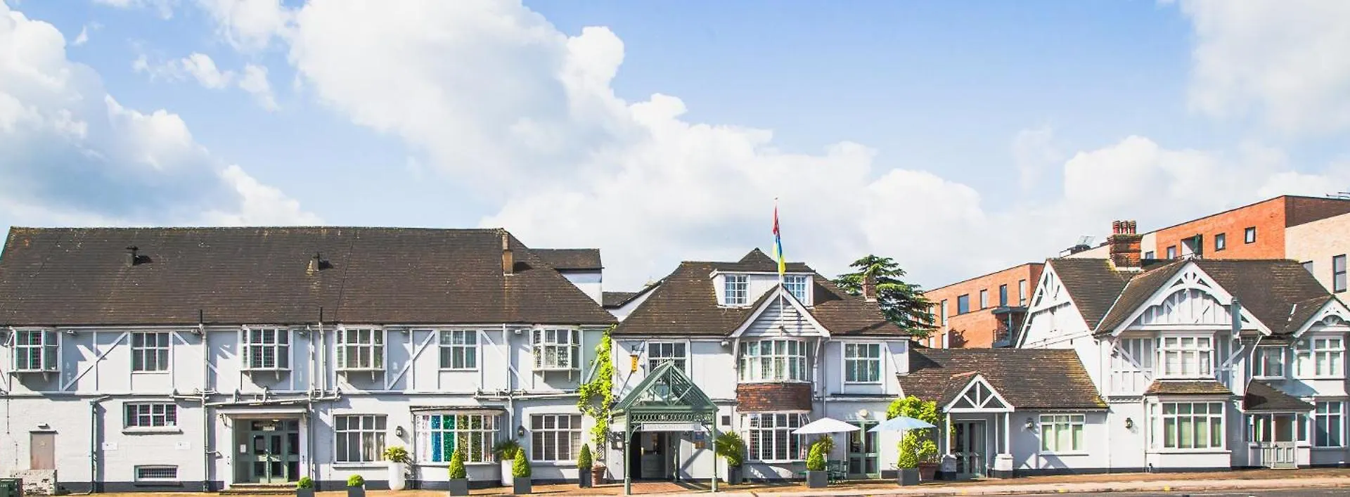 Where to Stay Near Hylands Park: 4 Best Luxury Hotels