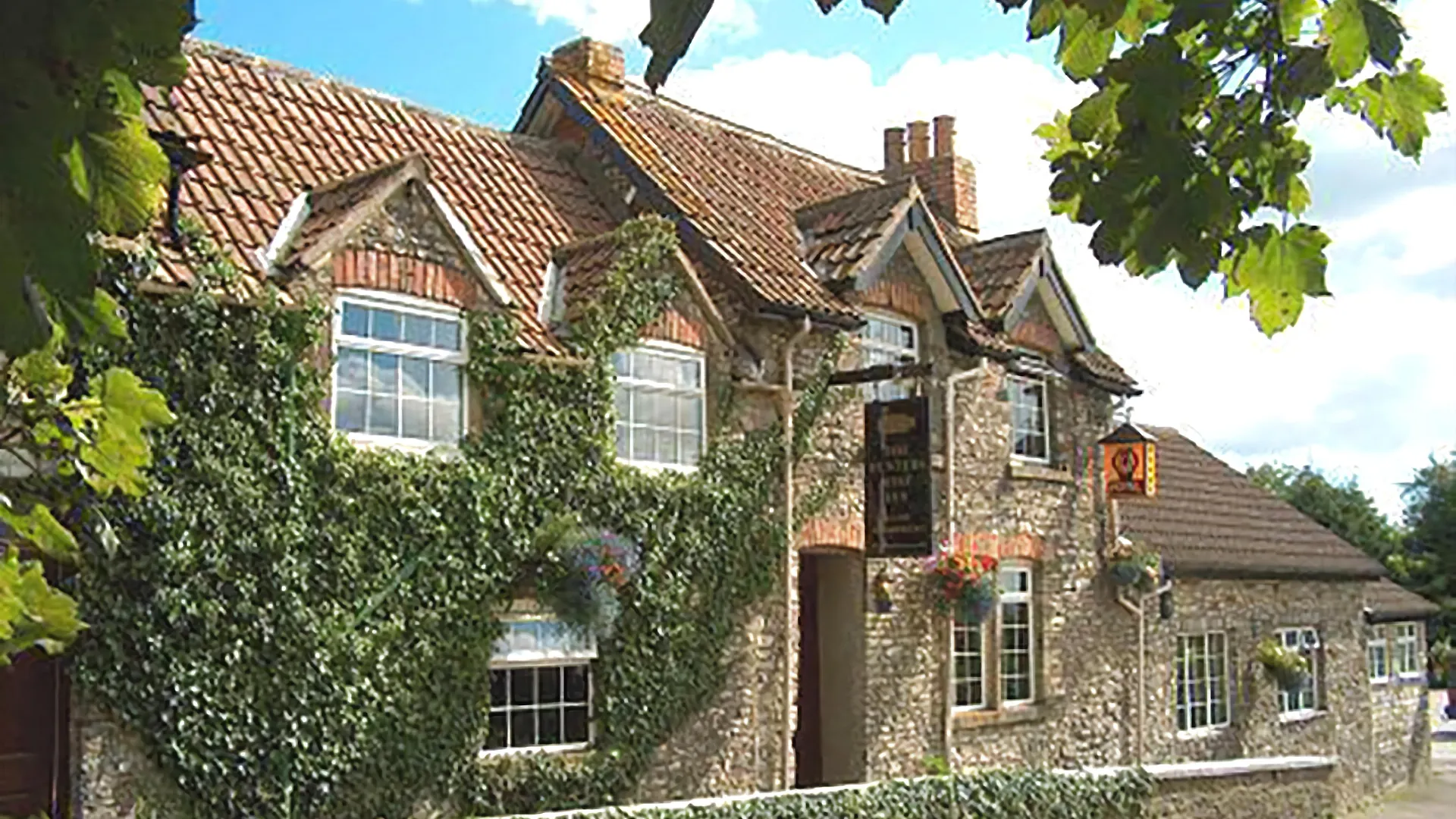 6 Best Central Hotels Close to Farrington Golf Club