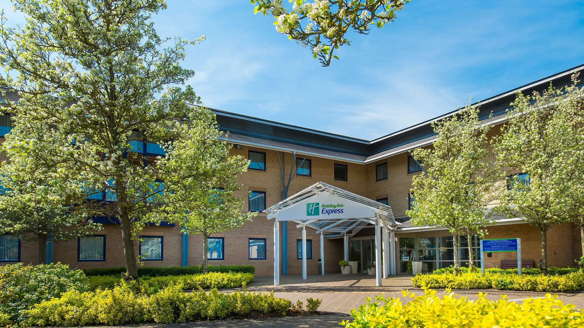 4 Family Hotels Near Artola, Milton Keynes Worth Booking