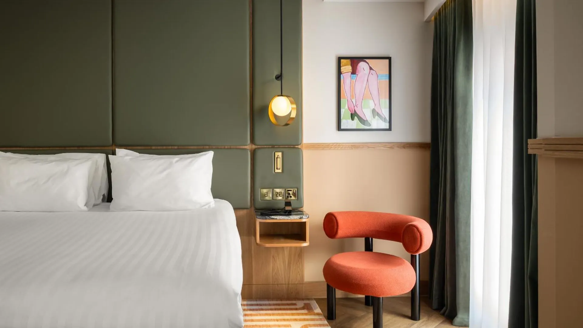 Where to Stay in Glasgow: 4 Best Romantic Hotels
