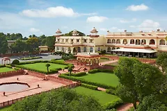 15 Business Hotels Near Birla Auditorium: What Traveling Executives Should Know