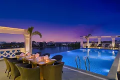 Saheliyon Ki Bari Family-Friendly Hotels: Sorted by Distance