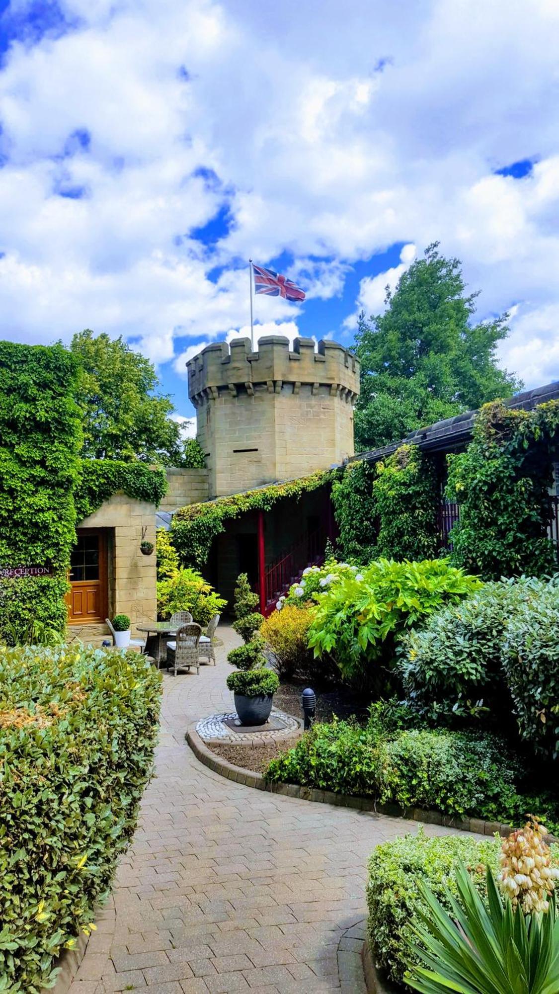 6 Exceptional Design Hotels Close to Moor View Golf Centre