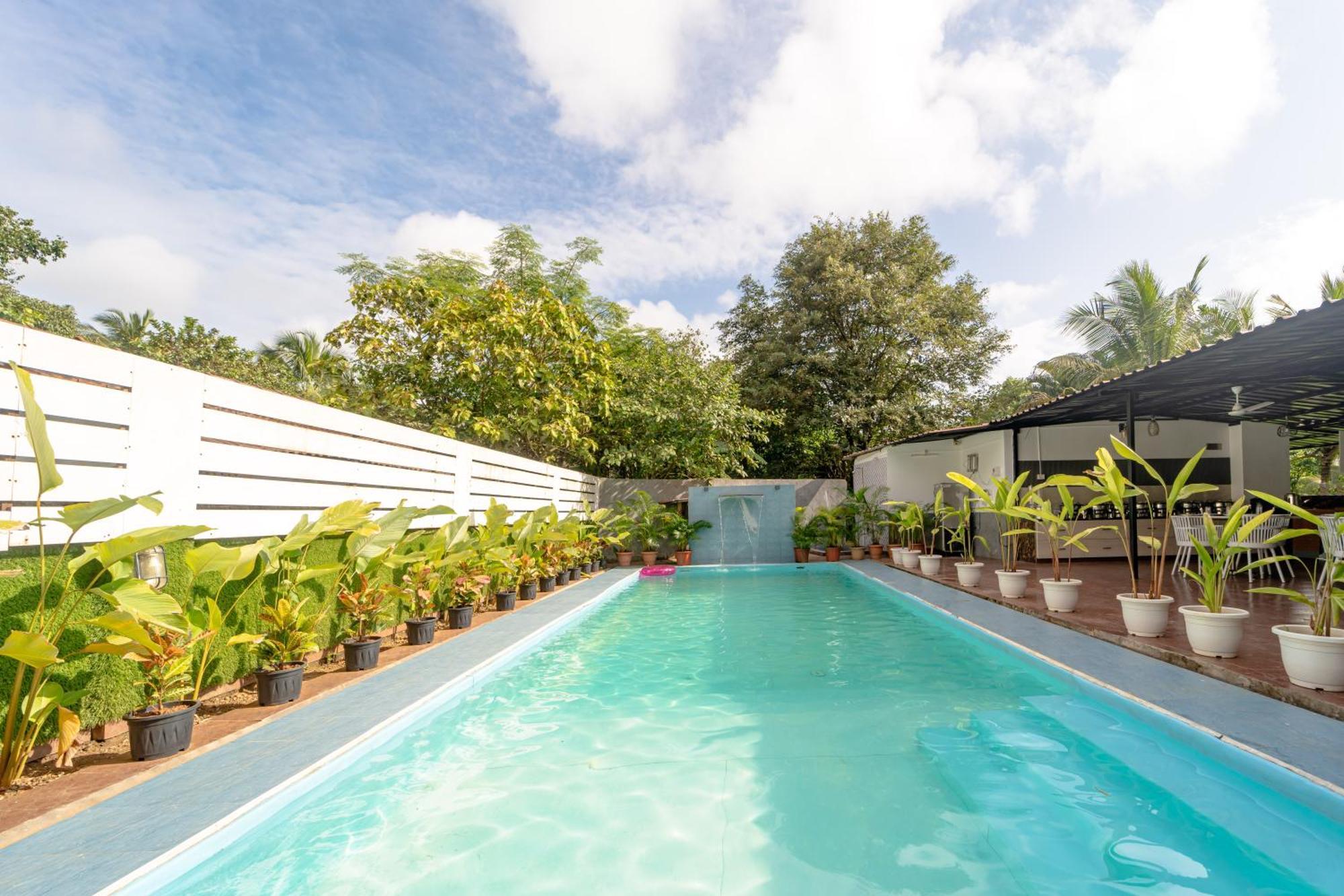 6 Treebo Hotels Near St. Cajetan's Church Worth Booking
