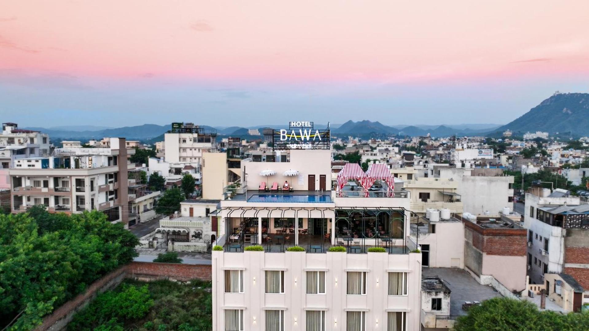 15 Family-Friendly Hotels Near Saheliyon Ki Bari Worth Booking