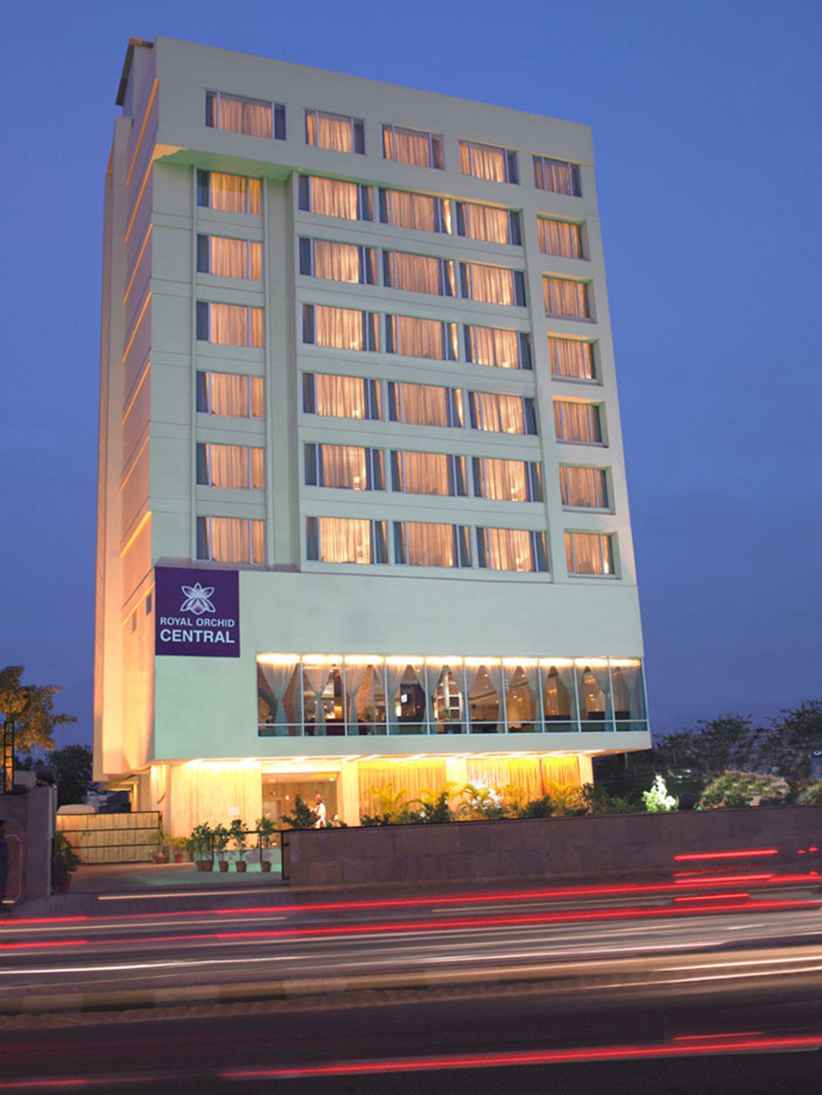 Staying Near Birla Auditorium: 15 Business Hotels Compared