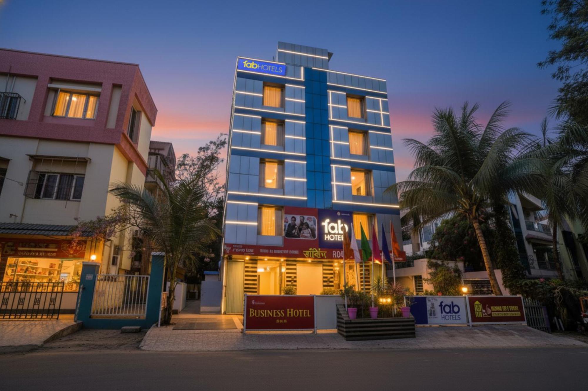 15 Airport Hotels Near Phoenix Market City Worth Booking