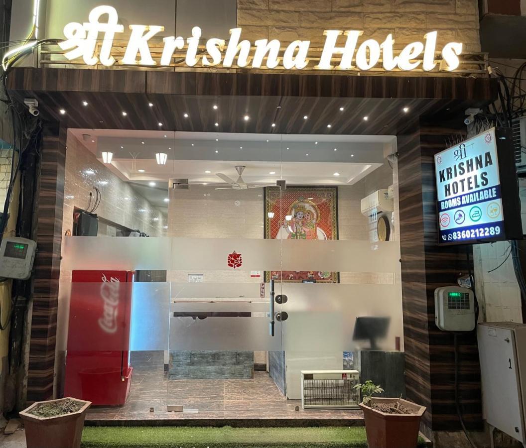 11 3-Star Hotels Near Durgiana Temple Worth Booking