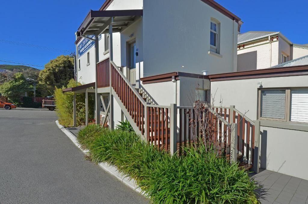 Staying Near Albany Waterfront Marina: 5 Central Hotels Compared