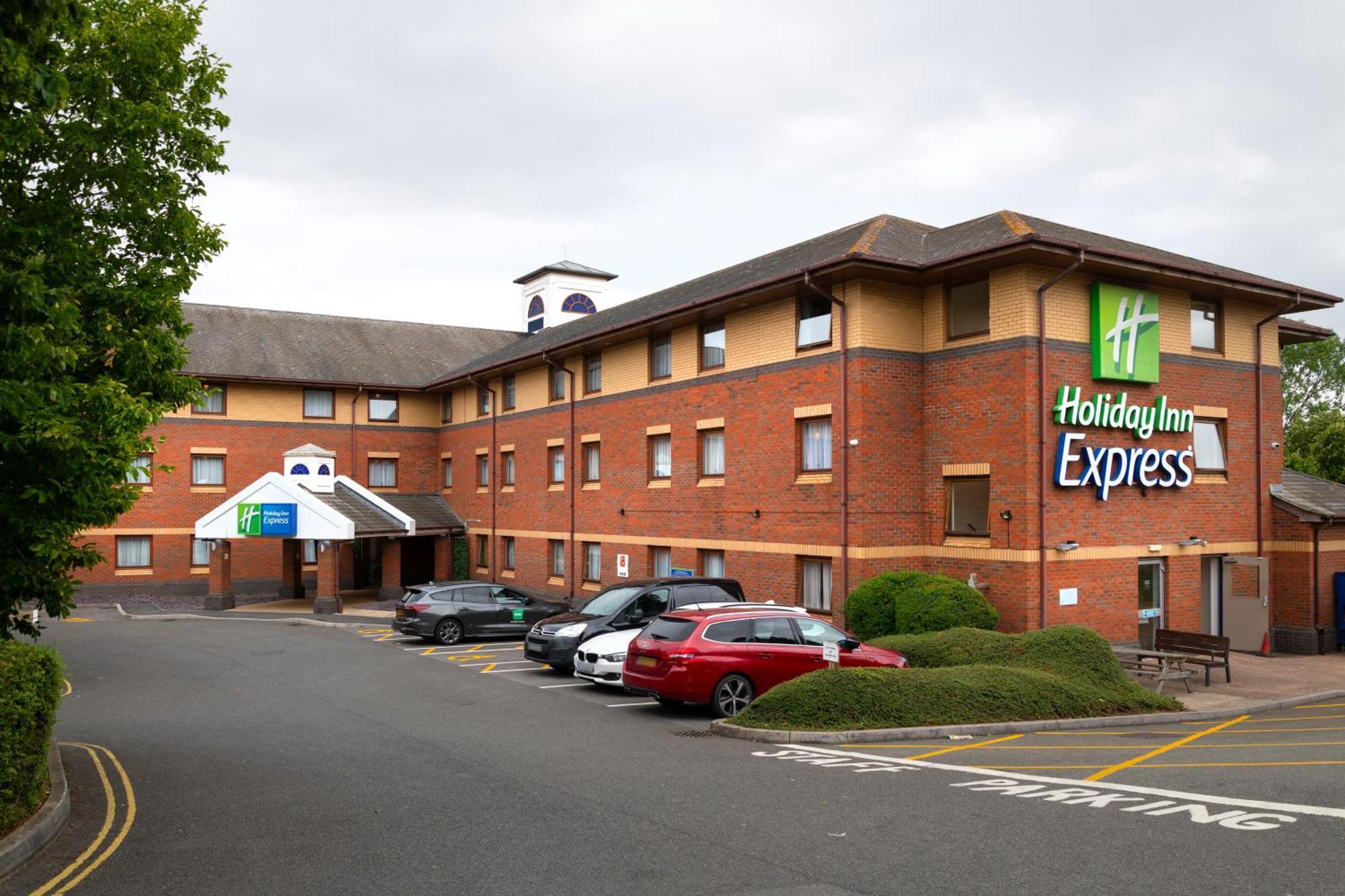 8 Airport Hotels Close to Exeter's Underground Passages