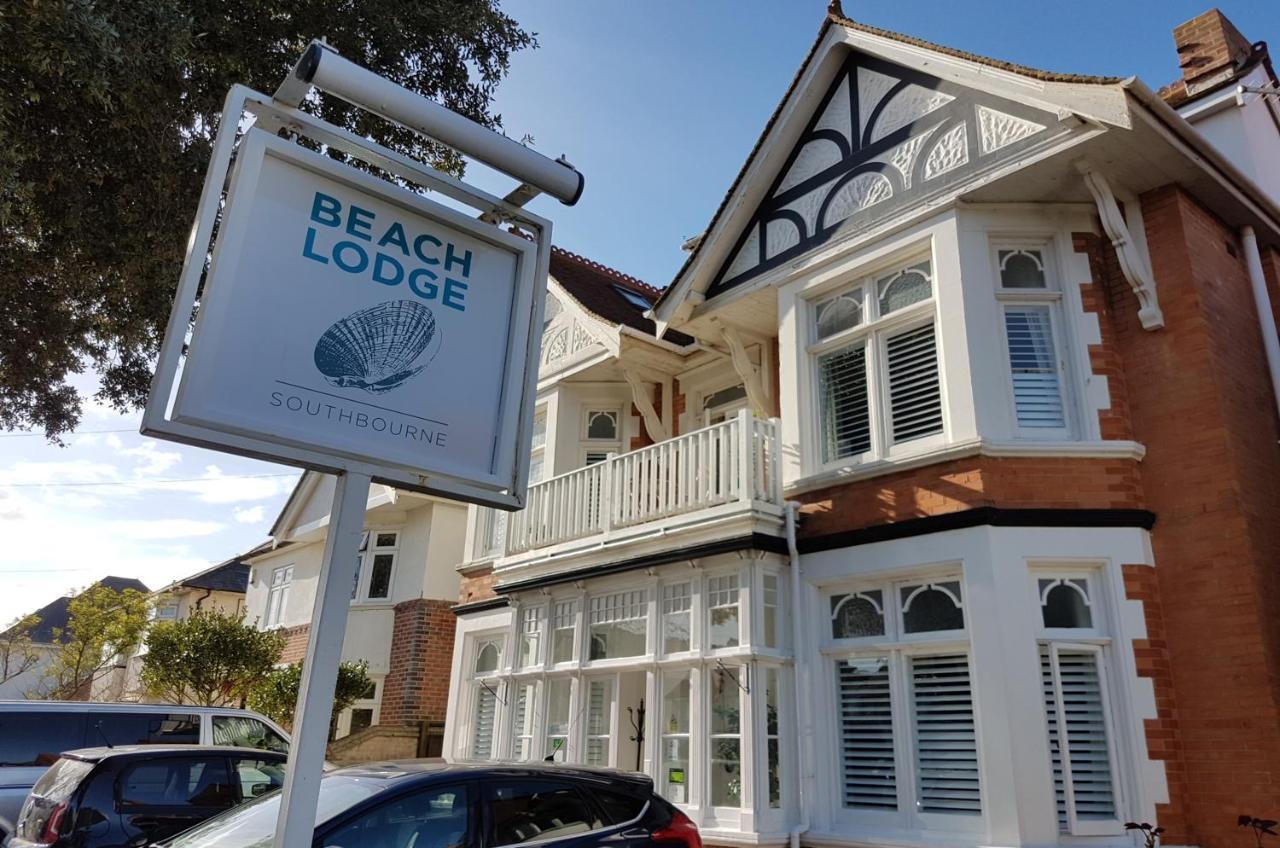 2 Airport Hotels Near Shelley Theatre Worth Booking